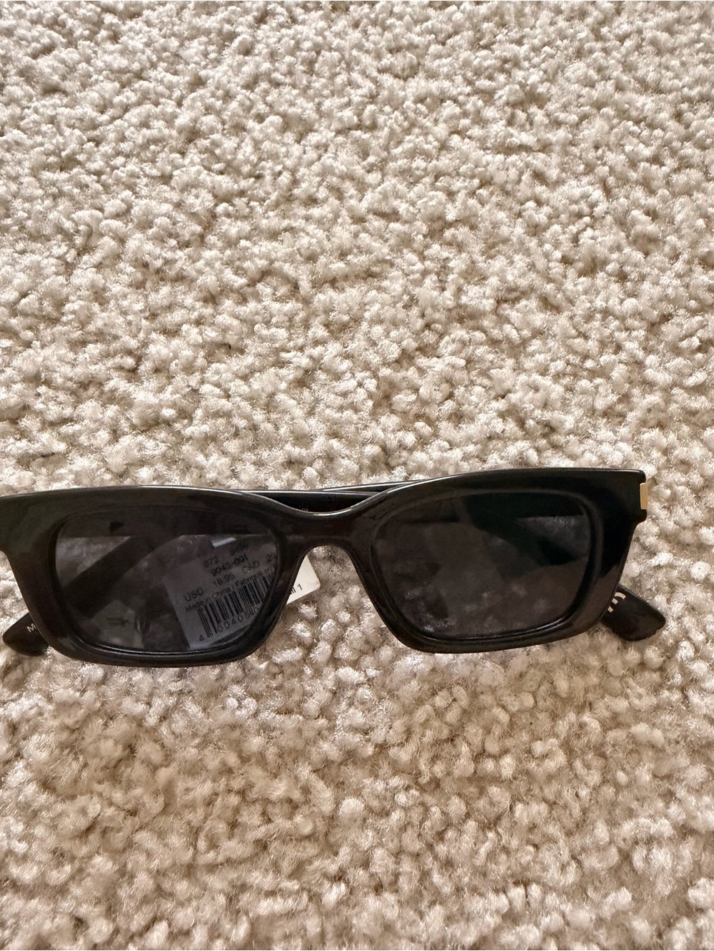 aerie Black Rectangular Sunglasses with Dark Lenses